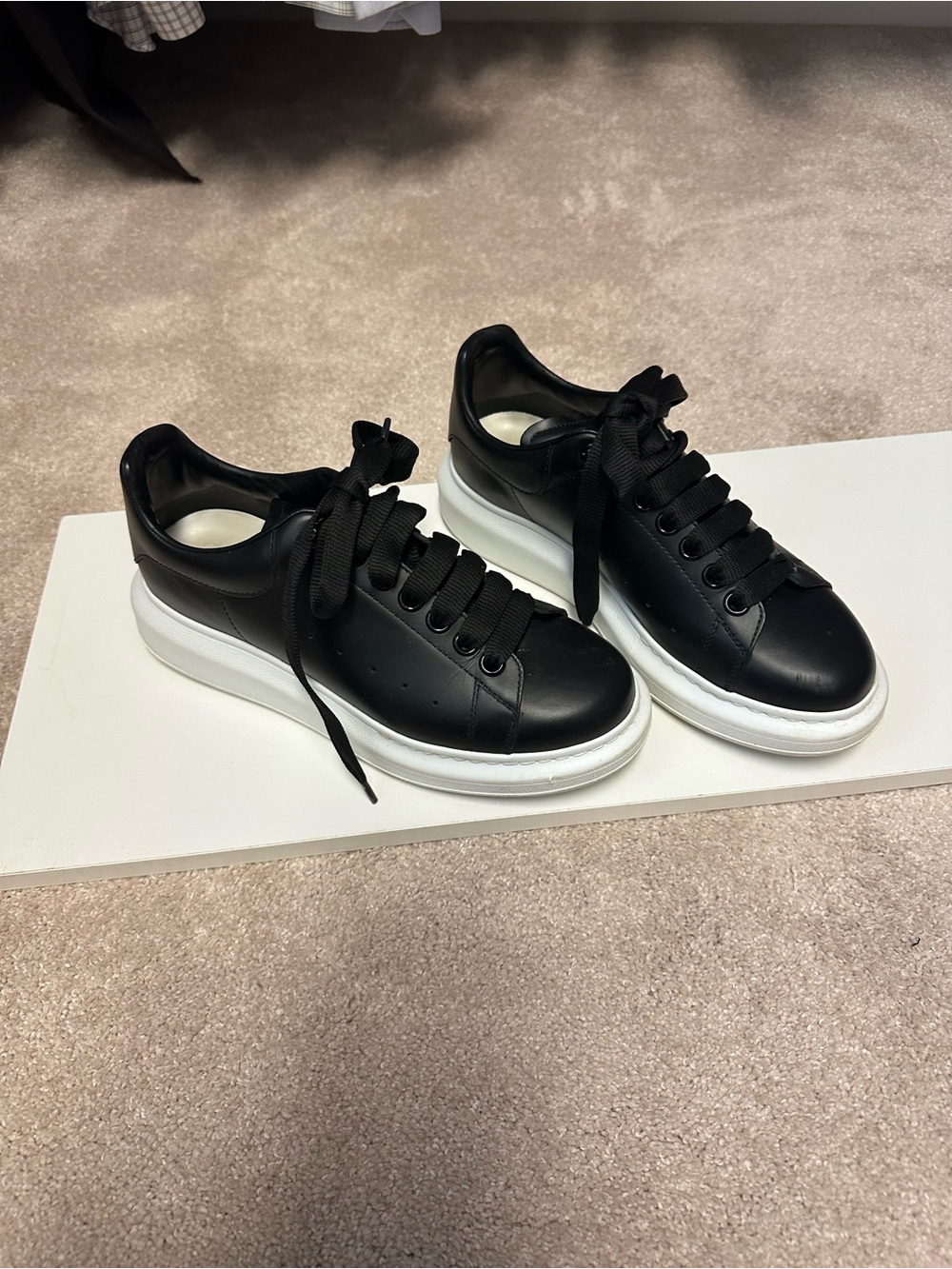 Alexander McQueen Black & White Platform Sneakers with Gold Logo - Picture 6 of 8